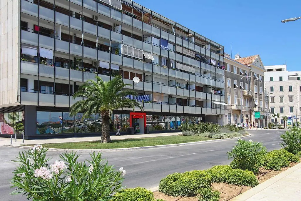 The West Coast Apartment Split 0*,