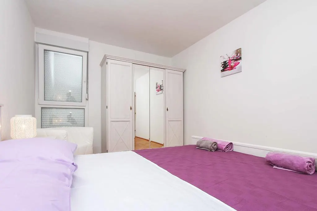The West Coast Apartment Split 0*,